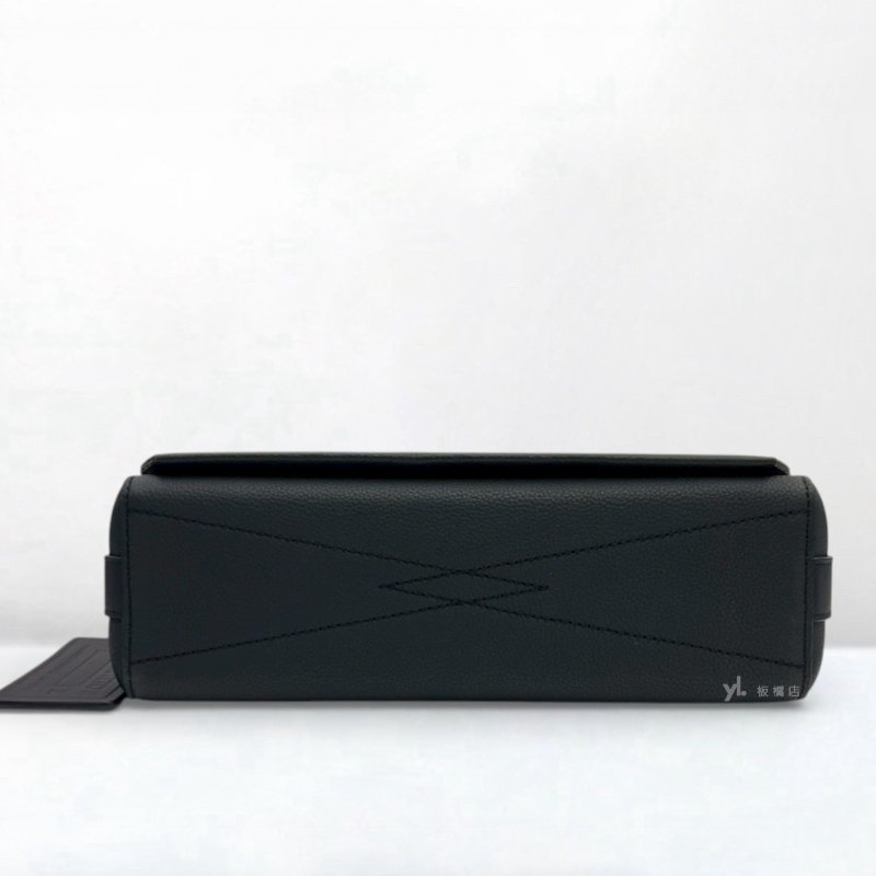 LV包包 Takeoff 黑牛皮郵差包M57080-4