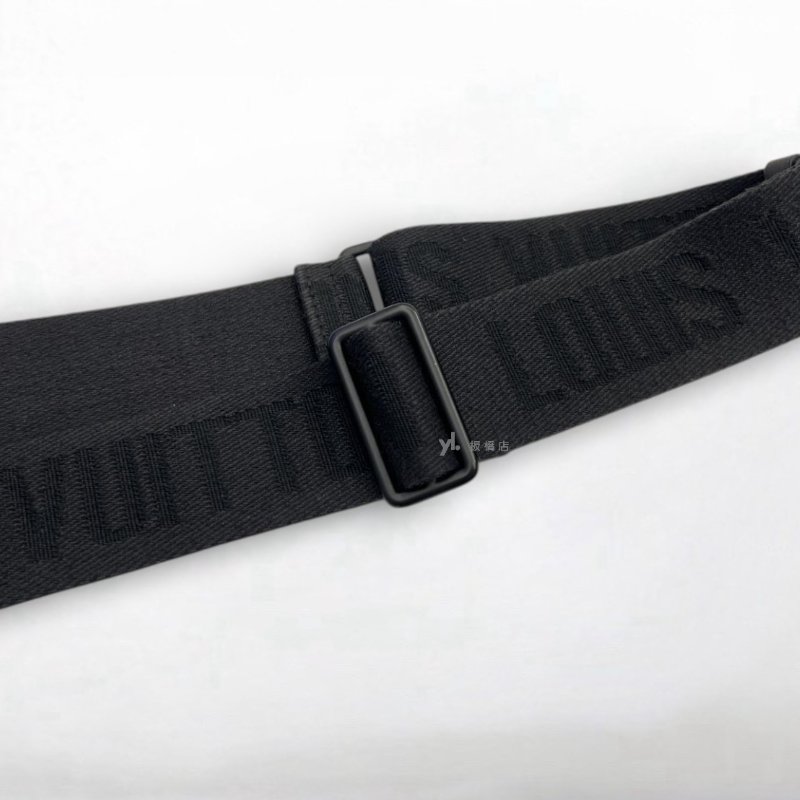 LV包包 Takeoff 黑牛皮郵差包M57080-7