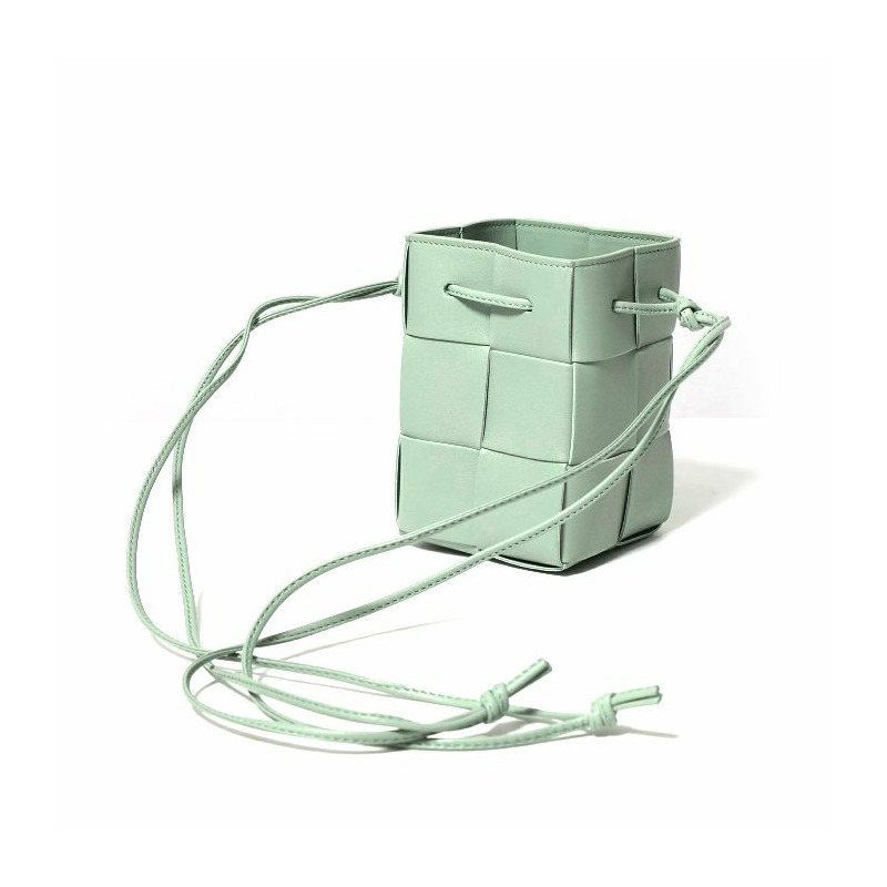 BOTTEGA VENETA Cassette 斜背包 680217 VCQC4 3403-2