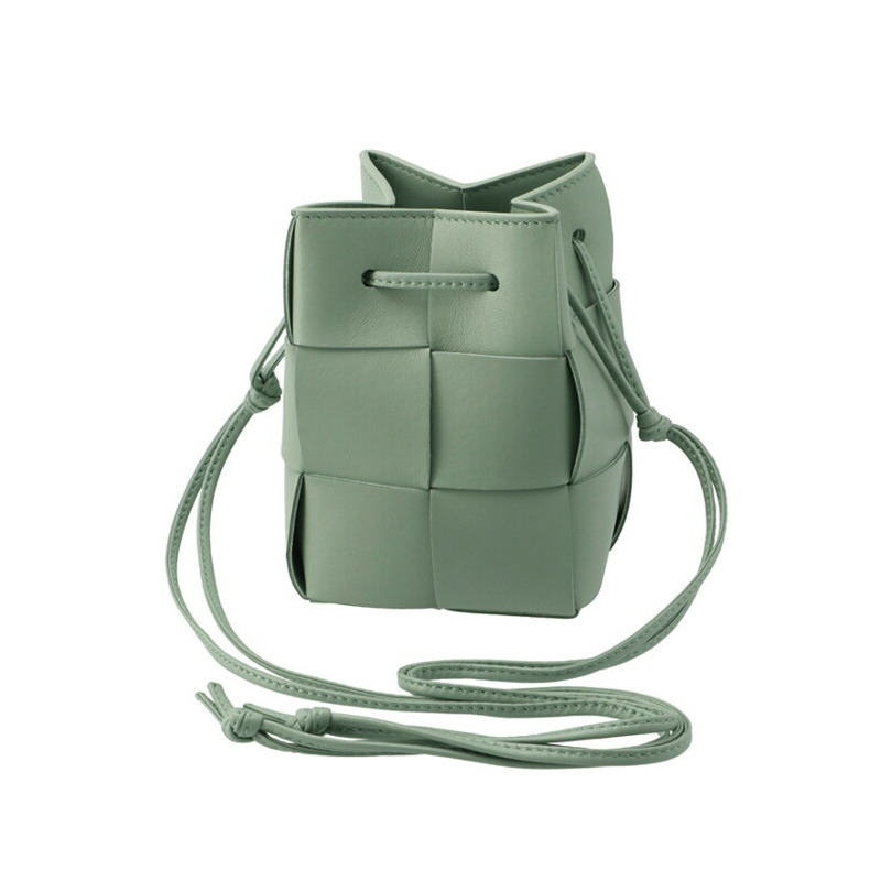 BOTTEGA VENETA Cassette 斜背包 680217 VCQC4 3403-5