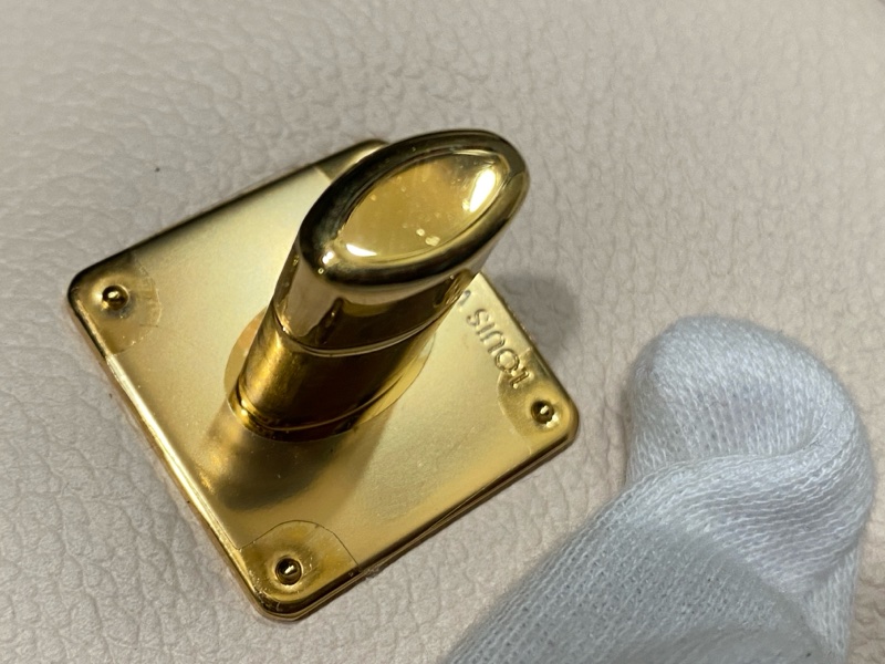 LOUIS VUITTON 牛皮皮革Lockme Tender金扣鏈帶肩背袋-20