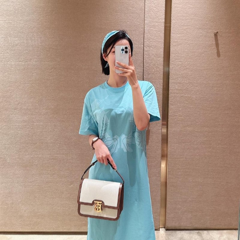 💎Han's house精品服飾💎BURBERRY 戰馬 長版 短T 連身裙 洋裝-0