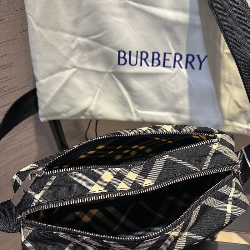 💎Han's house精品服飾💎BURBERRY Paddy 格紋 刺繡戰馬 相機包 原價36900-3