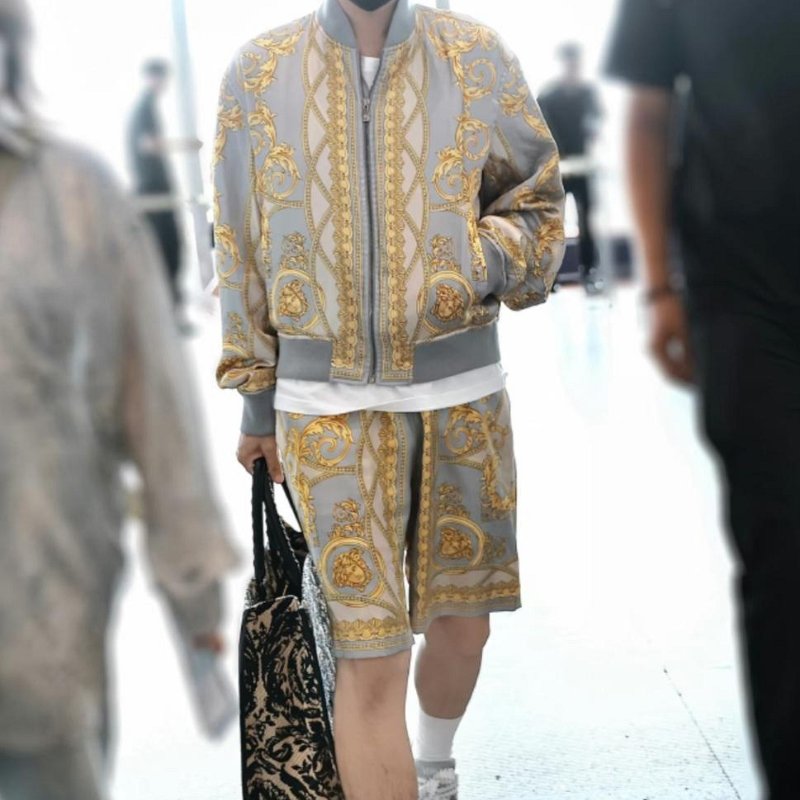 💎Han's house精品服飾💎VERSACE 凡賽斯 女神頭 頂級黑牌 巴洛克 飛行員 外套-4