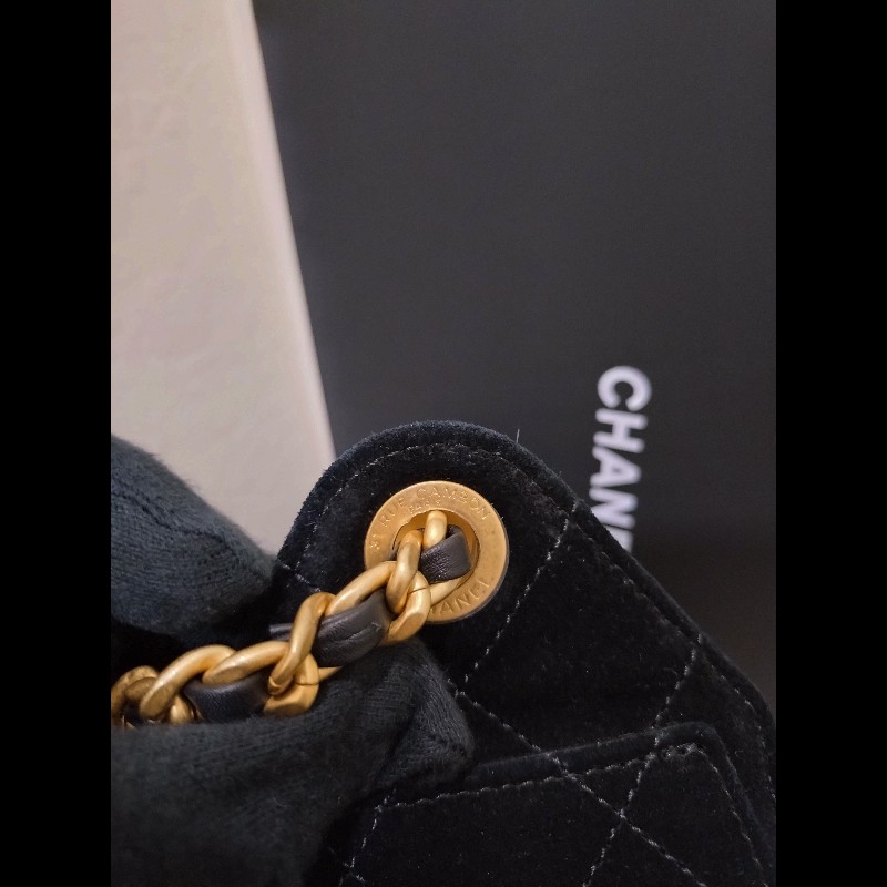 Chanel 金鍊黑麂皮迷你25包-13