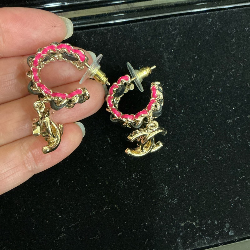 Chanel 皮穿黑鑽雙C針式耳環-7