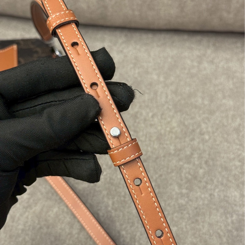 CELINE橫式斜背包-7