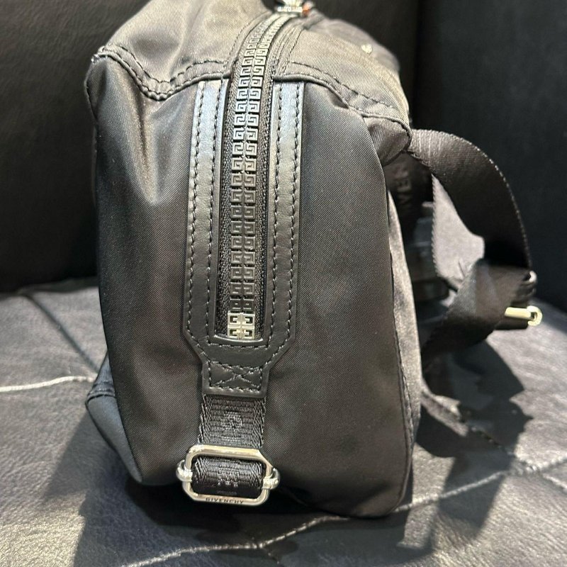 💎Han's house精品服飾💎GIVENCHY 紀梵希 尼龍 側背包-3