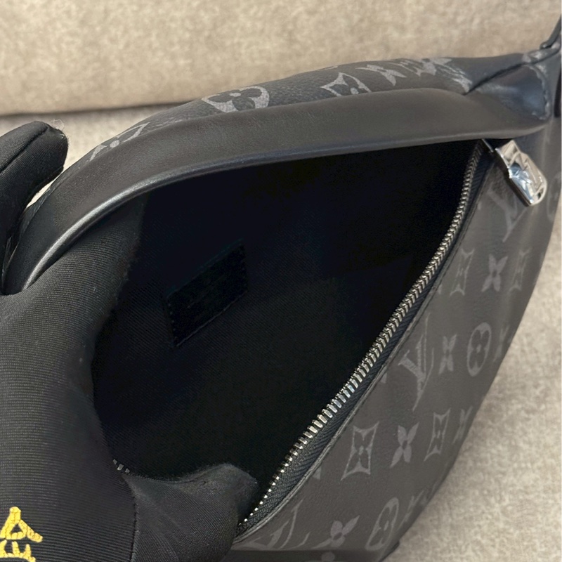 LV新款黑老花腰包-5