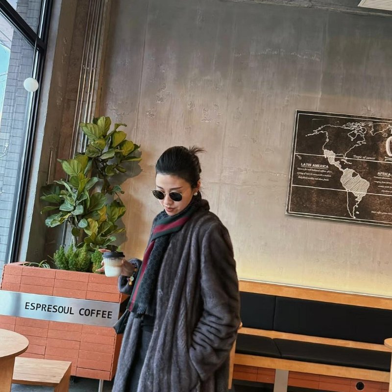 💎Han's house精品服飾💎 GUCCI 古馳 147351 男女均可 圍巾 披肩 190x37cm-1