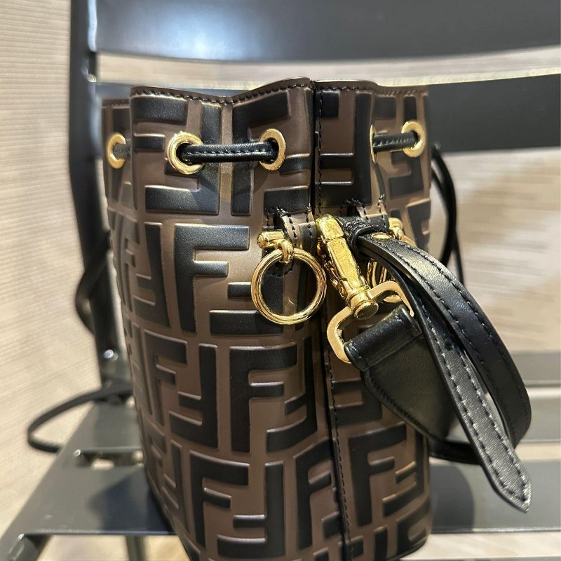 💎Han's house精品服飾💎FENDI FF 側背包 水桶包-2