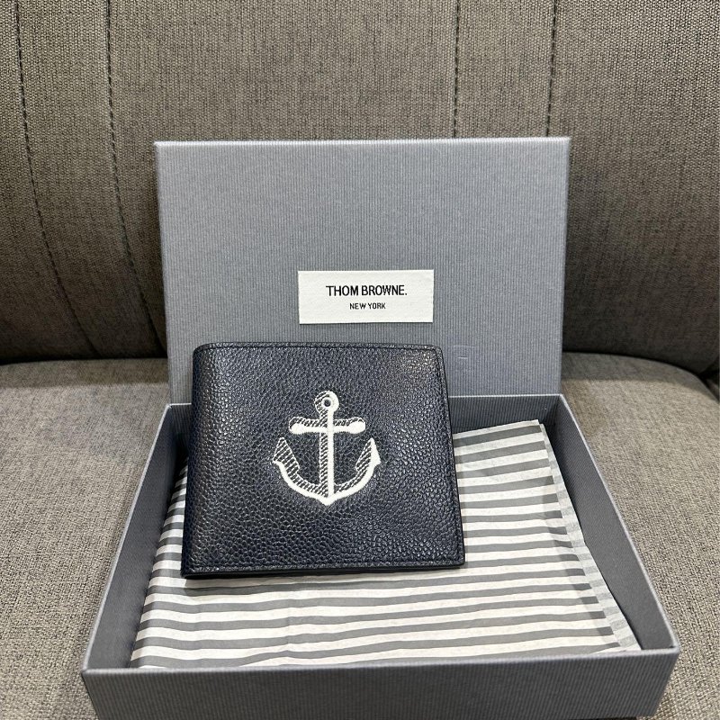 💎Han's house精品服飾💎Thom Browne TB 4杆 荔枝皮 短夾 原價13900-0