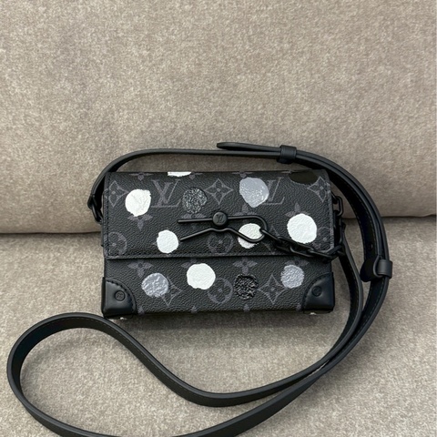 LV草間彌生steamer