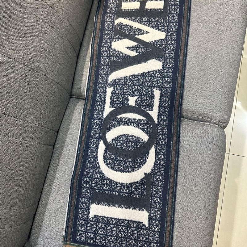 💎Han's house精品服飾💎LOEWE 雙面用 圍巾-0