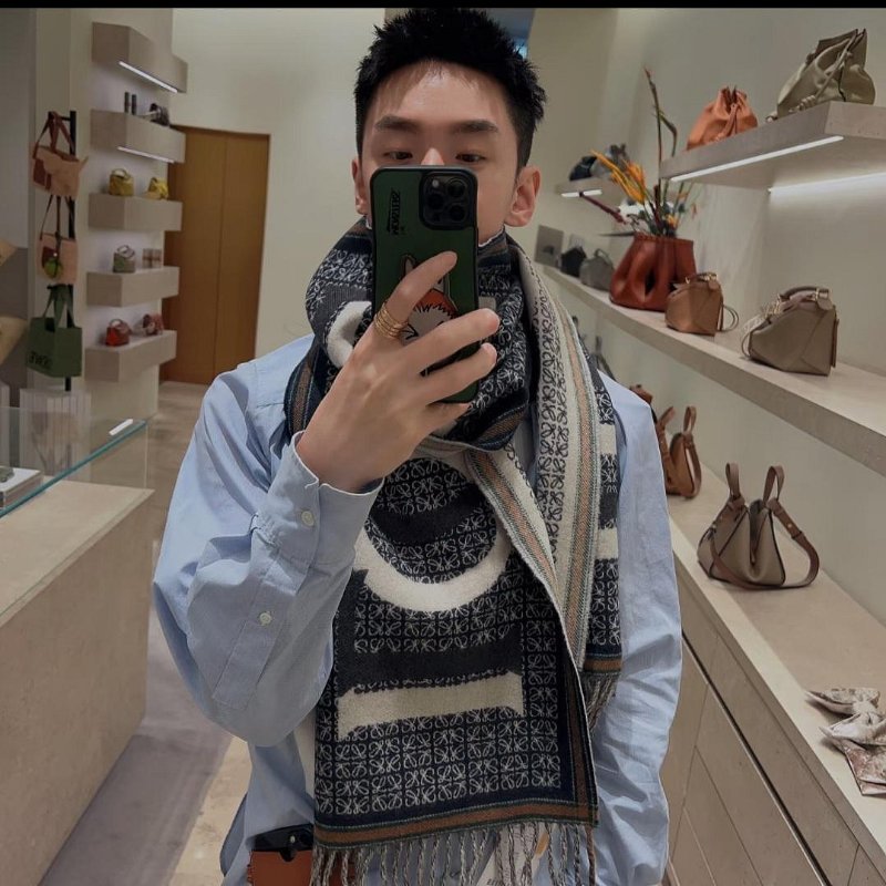 💎Han's house精品服飾💎LOEWE 雙面用 圍巾-4