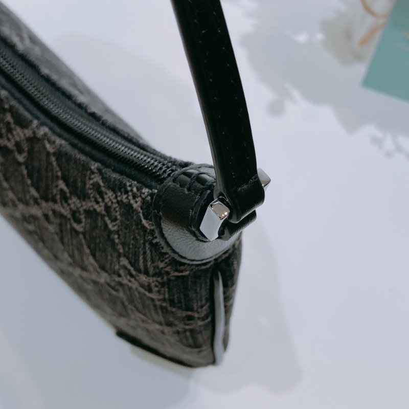 TW4615 Gucci 古馳 經典logo 雙G帆布 腋下包Horsebit Slim Small Shoulder Bag Black x PHW-8