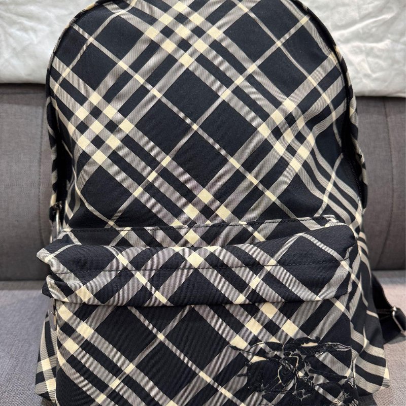 💎Han's house精品服飾💎BURBERRY 格紋 戰馬 後背包 30×14×42-0