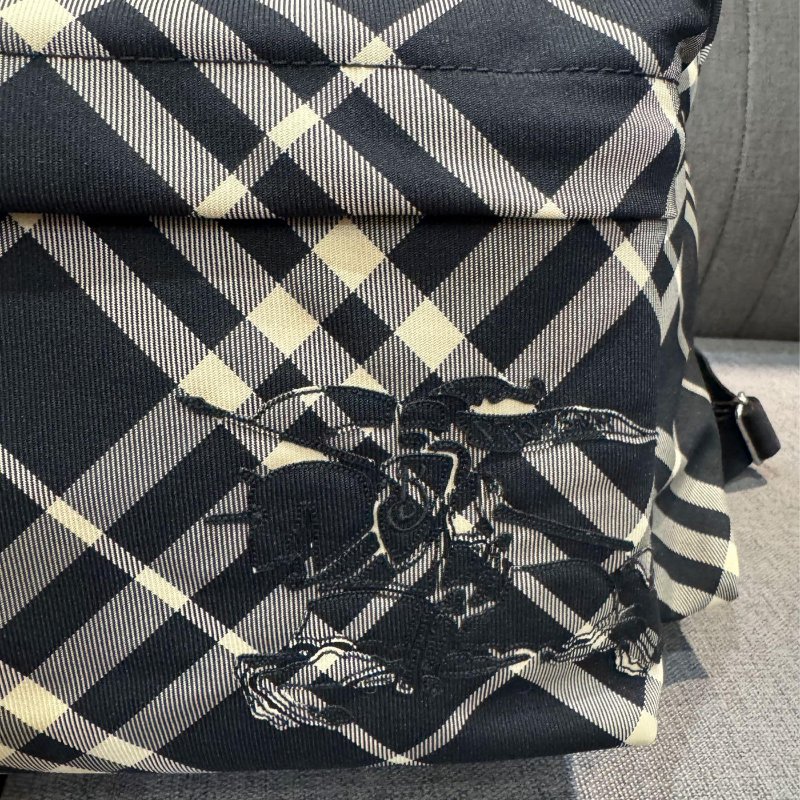 💎Han's house精品服飾💎BURBERRY 格紋 戰馬 後背包 30×14×42-8