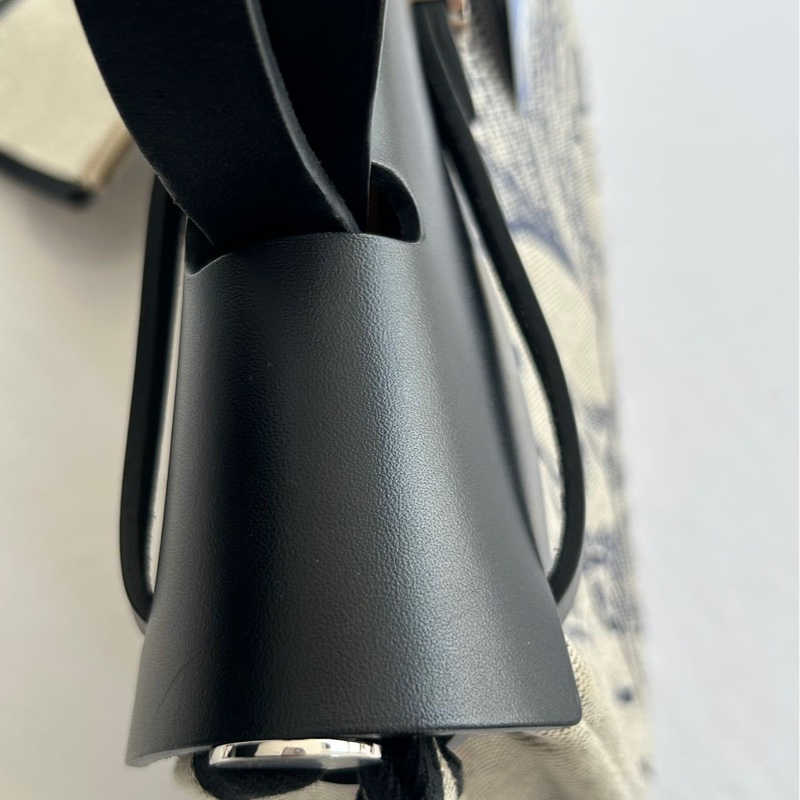 到📍Hermès 愛馬仕 Herbag 31 Y刻 黑色銀扣飛馬塗鴉限量版，保存狀態好！-6