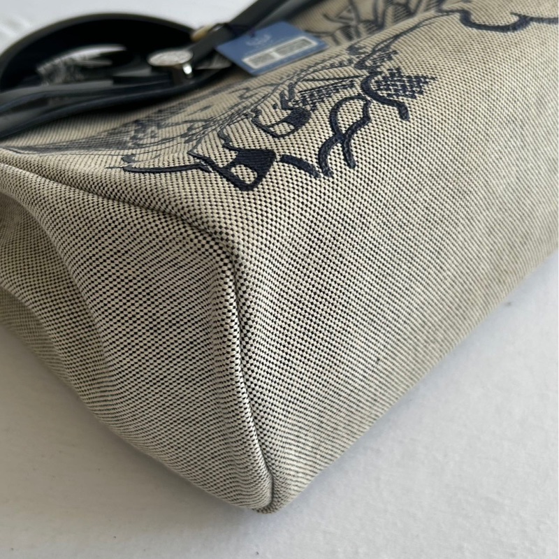 到📍Hermès 愛馬仕 Herbag 31 Y刻 黑色銀扣飛馬塗鴉限量版，保存狀態好！-12