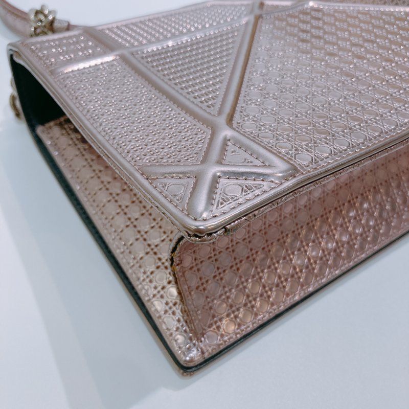 TW4617 Christian Dior 中號 盾牌 鏈條包 香檳金Medium Diorama Shoulder Bag Metallic Pink-7