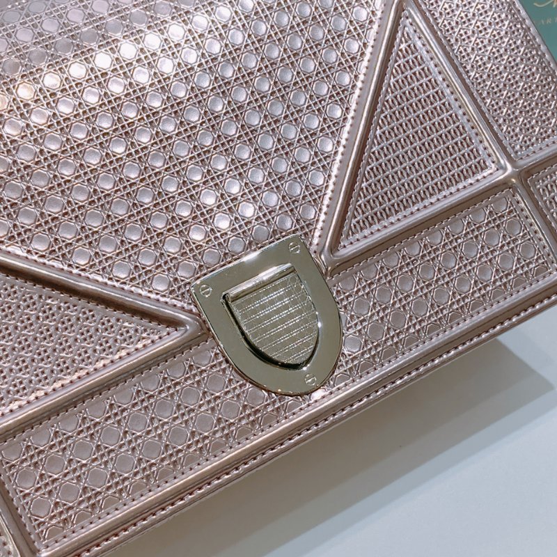 TW4617 Christian Dior 中號 盾牌 鏈條包 香檳金Medium Diorama Shoulder Bag Metallic Pink-11