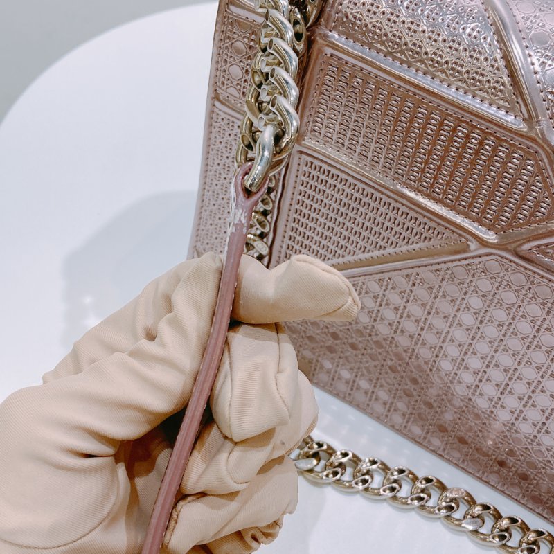 TW4617 Christian Dior 中號 盾牌 鏈條包 香檳金Medium Diorama Shoulder Bag Metallic Pink-18