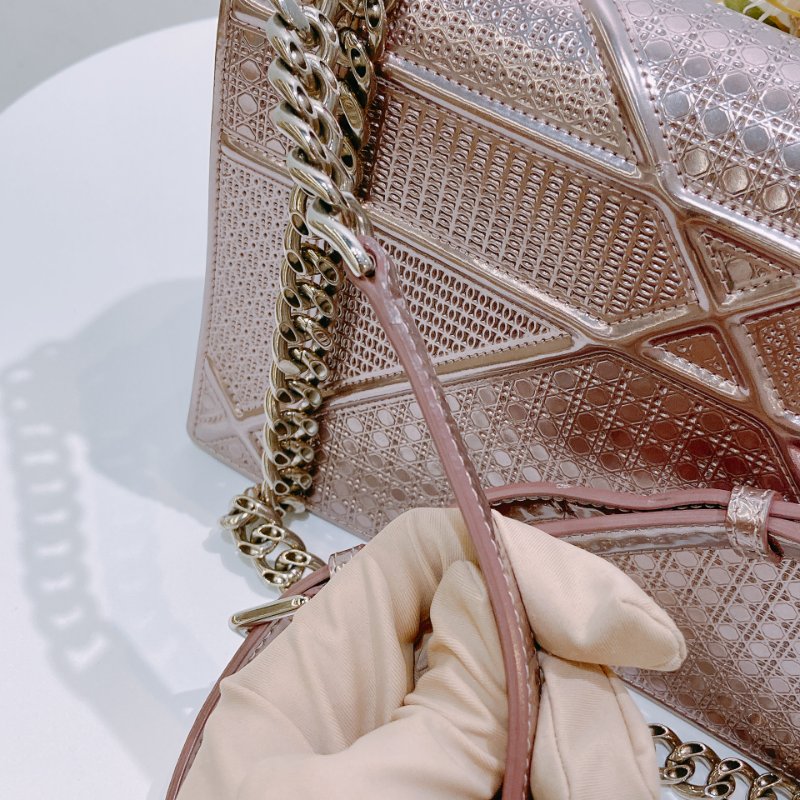 TW4617 Christian Dior 中號 盾牌 鏈條包 香檳金Medium Diorama Shoulder Bag Metallic Pink-19