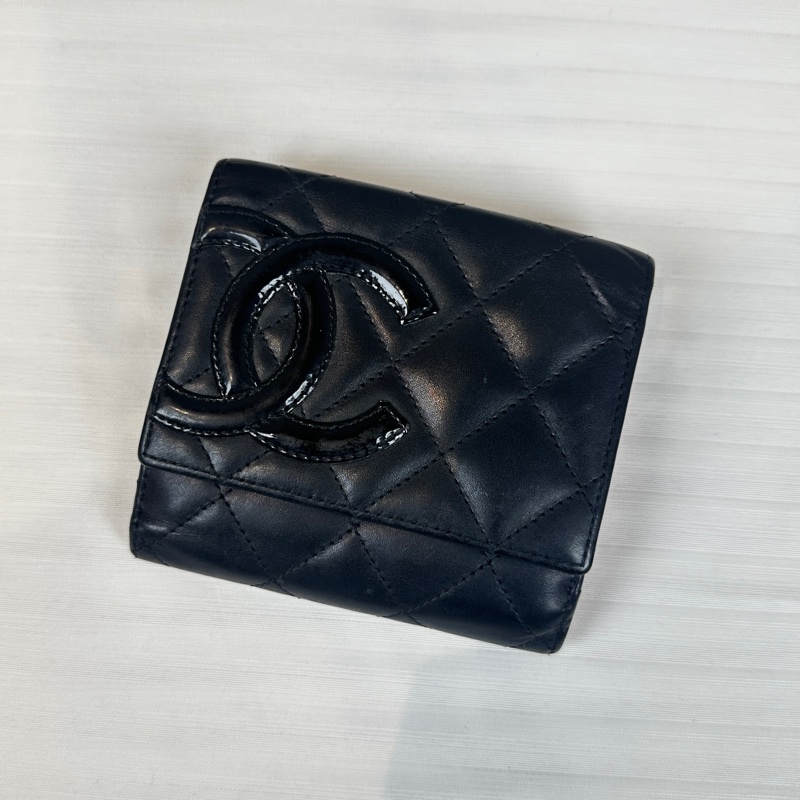 香奈兒/Chanel Cambon Trifold Wallet 牛皮黑色拼內裡粉紅 短款三折多卡位錢包 11x2x10cm-0