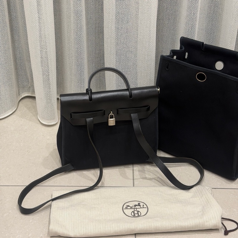 herbag黑銀後背雙肩包-9