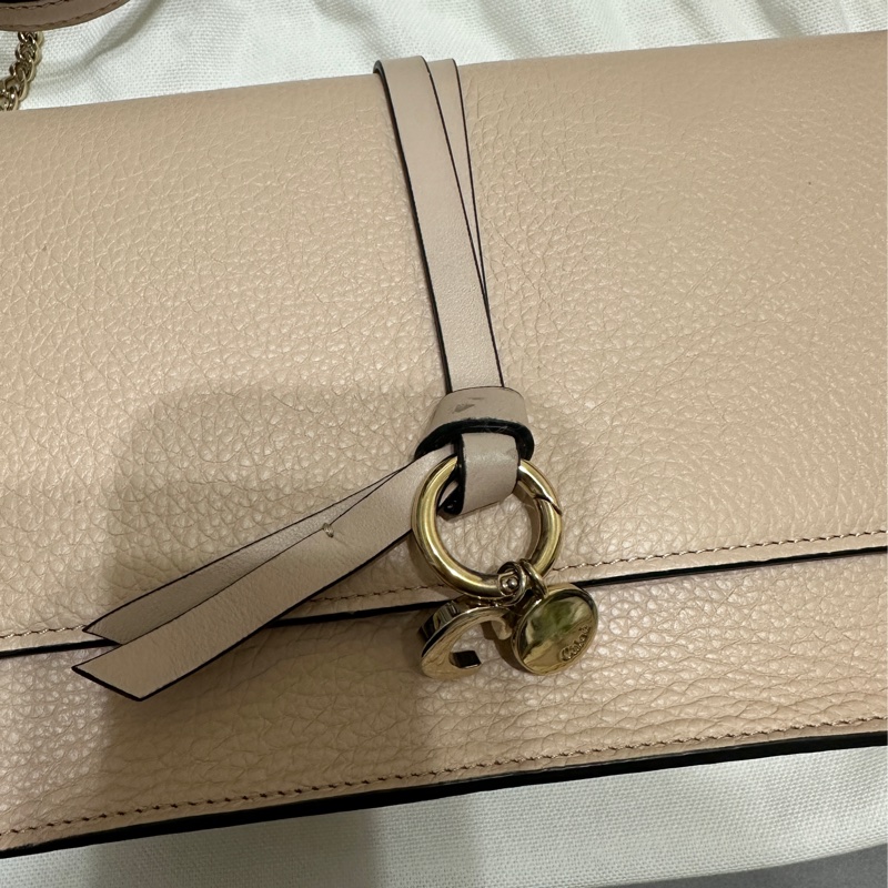 CHLOE ALPHABET LOGO牛皮斜背包-1