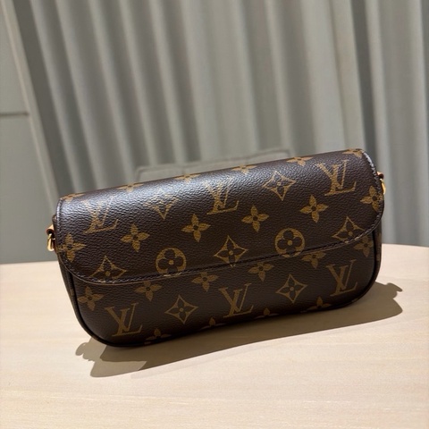 LV Wallet on Chain Ivy 經典 Monogram