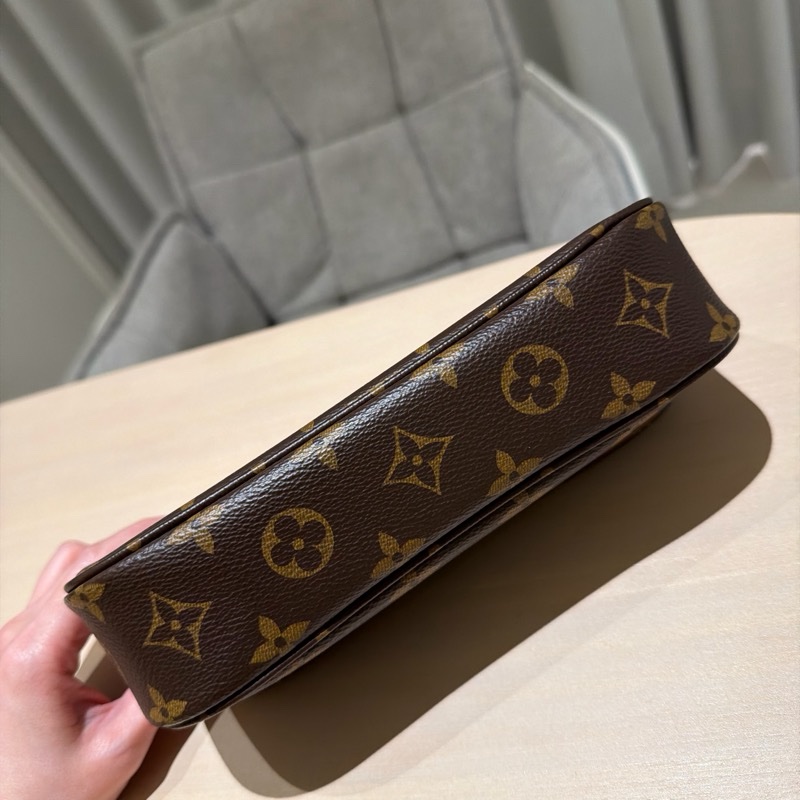 LV Wallet on Chain Ivy 經典 Monogram-2