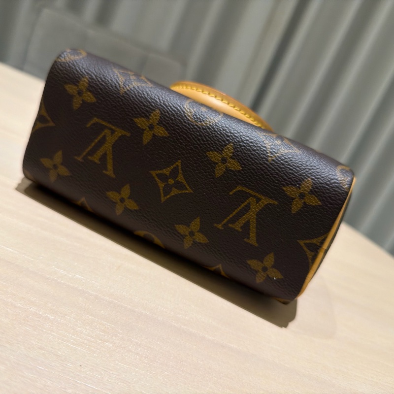 LV Nano Speedy 迷你枕頭包-8