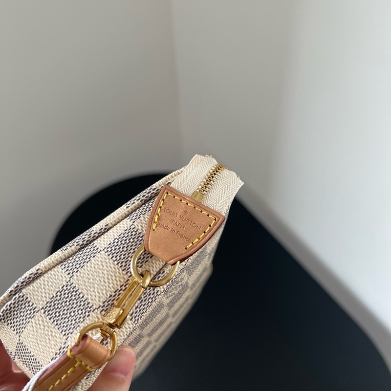 lv白棋盤格大麻將，配皮乾淨，無配件，成色超新-5