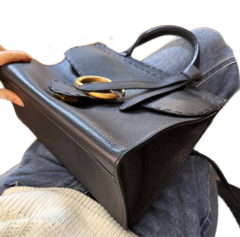 Gucci 斜背包 黑色牛皮 金釦-10