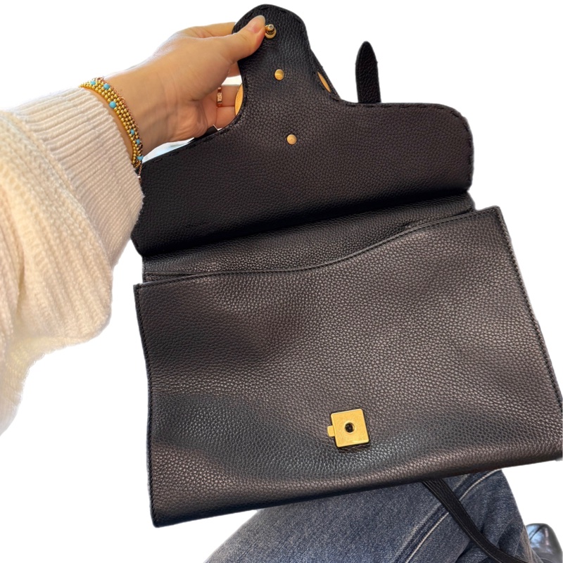 Gucci 斜背包 黑色牛皮 金釦-4