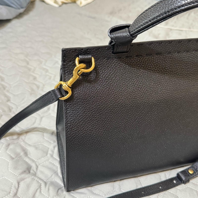 Gucci 斜背包 黑色牛皮 金釦-12