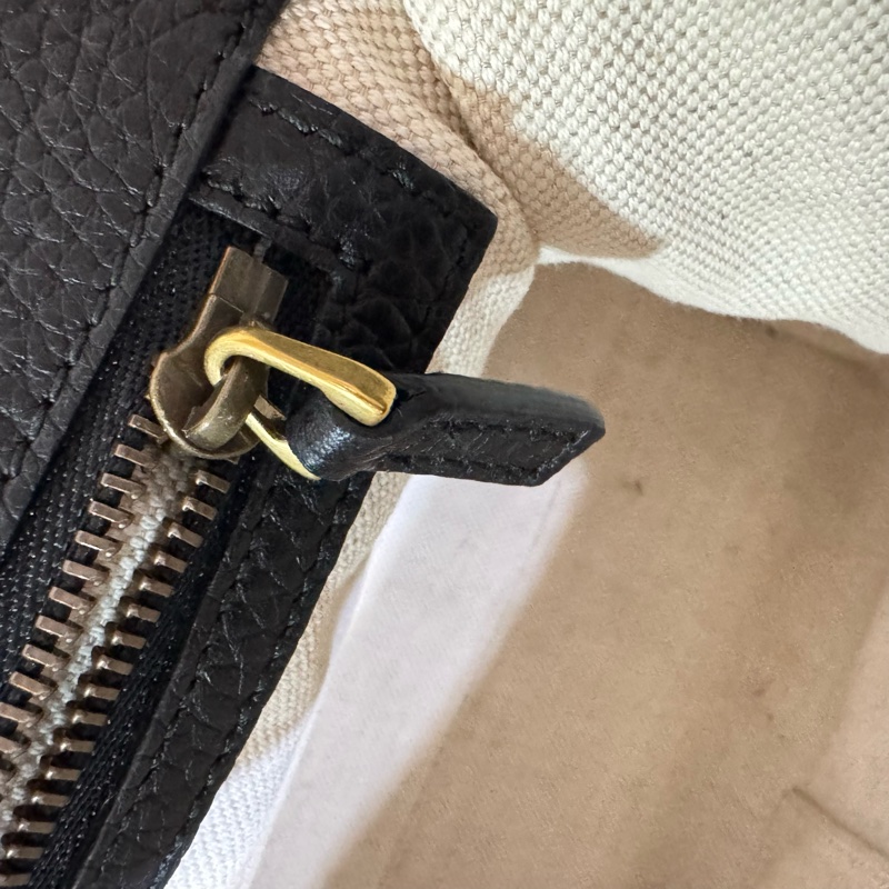 Gucci 斜背包 黑色牛皮 金釦-25