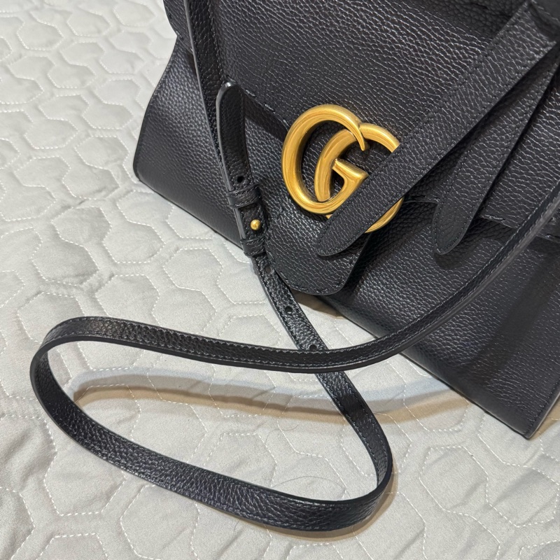 Gucci 斜背包 黑色牛皮 金釦-32