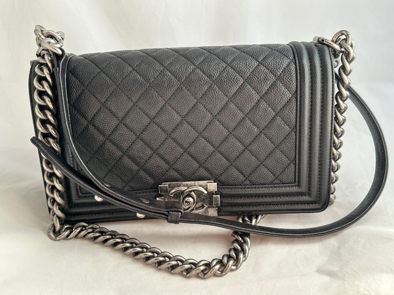 CHANEL BOY 經點菱格黑色25cm口蓋包-1