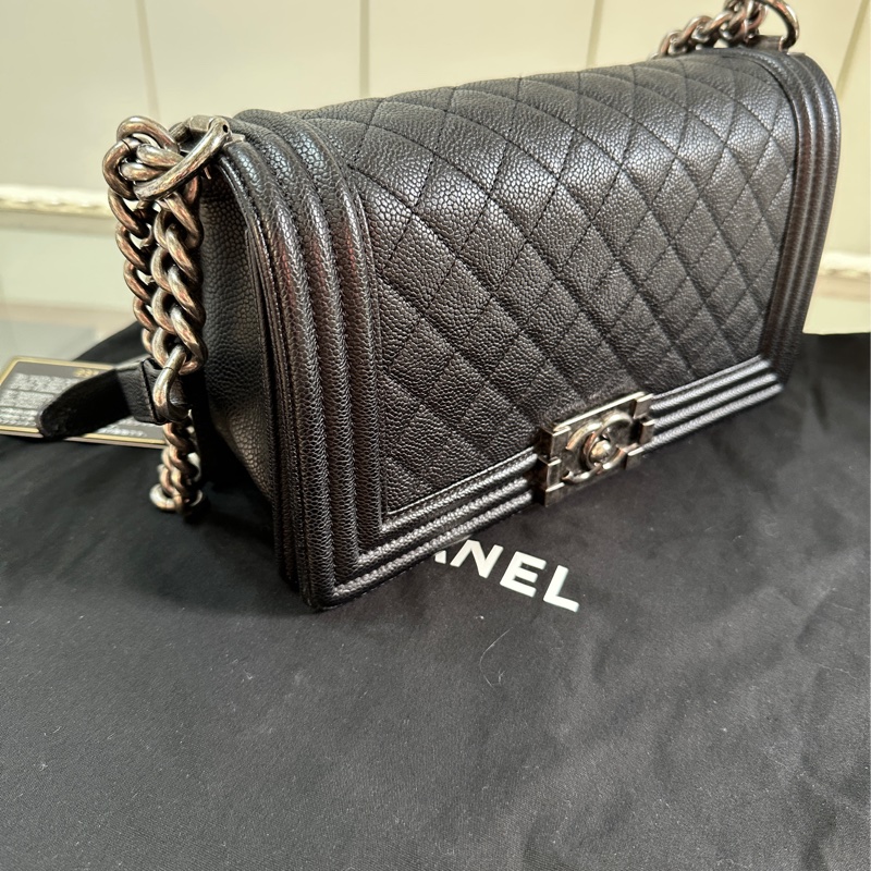 CHANEL BOY 經點菱格黑色25cm口蓋包-3