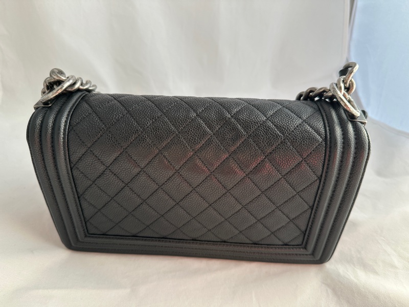 CHANEL BOY 經點菱格黑色25cm口蓋包-8