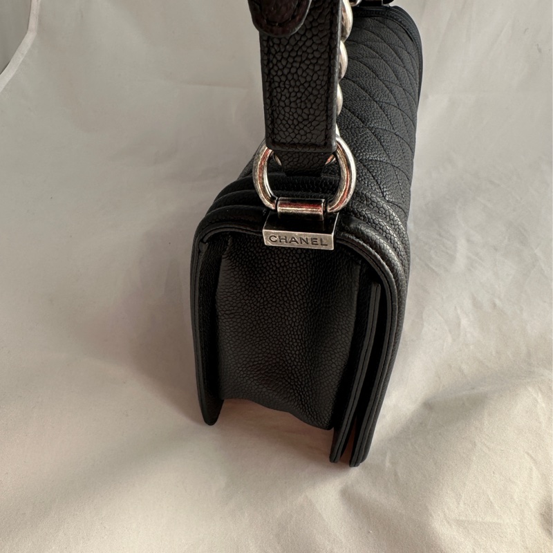 CHANEL BOY 經點菱格黑色25cm口蓋包-15