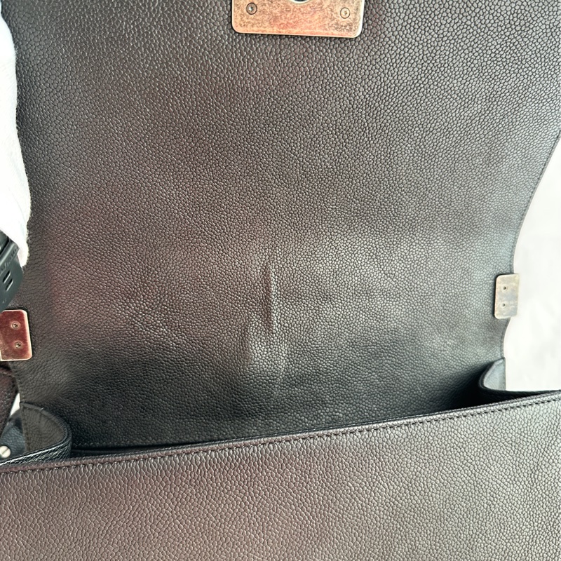 CHANEL BOY 經點菱格黑色25cm口蓋包-18