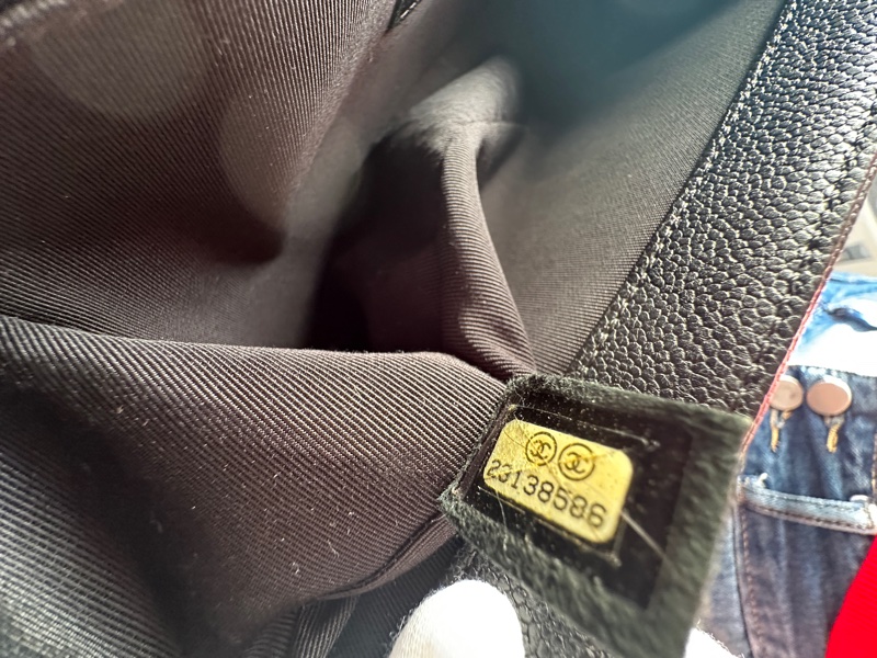 CHANEL BOY 經點菱格黑色25cm口蓋包-22