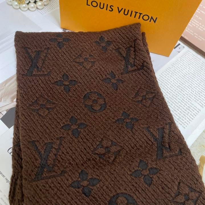 Lv LOGOMANIA羊毛雙面披肩 圍巾 限量泰迪色🏅-3