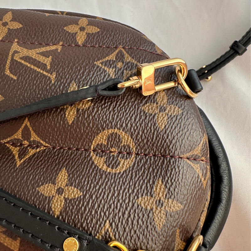 Louis Vuitton M44873小款後背包-15