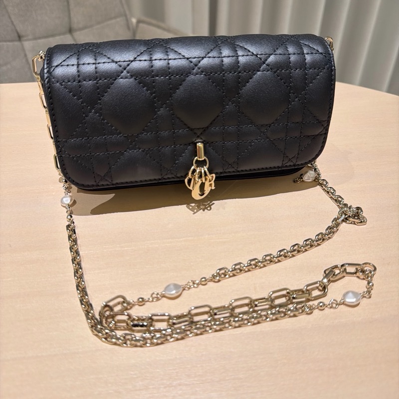 •   Dior Caro WOC Pearl Chain    •   Dior CD 菱格鍊帶包（珍珠款）-0