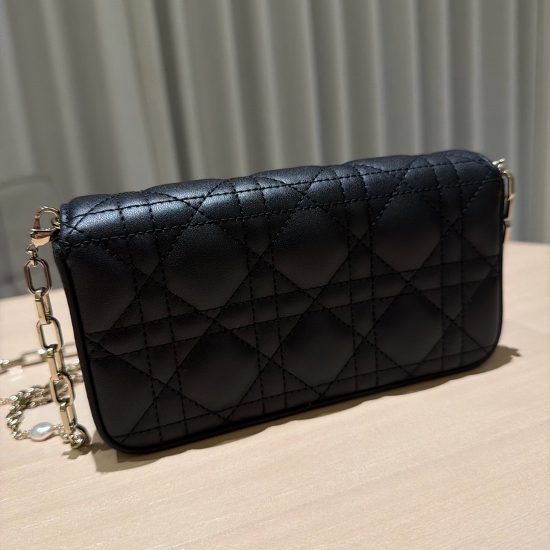 •   Dior Caro WOC Pearl Chain    •   Dior CD 菱格鍊帶包（珍珠款）-1